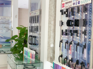 aluminum-accessories-showroom